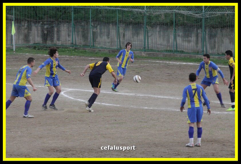 111210 Futura 135_tn.jpg
